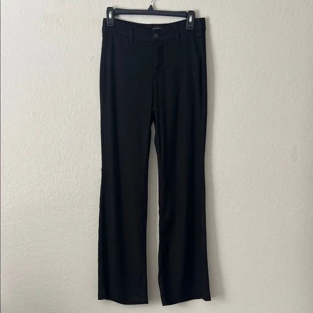 Like New! NYDJ Black Linen Blend Trouser Flare in Size 00P